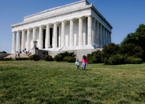Family Photo Session at The Lincoln Memorial, Maisi Julian Photography