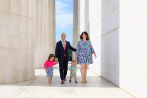 Family Photo Session at The Lincoln Memorial, Maisi Julian Photography